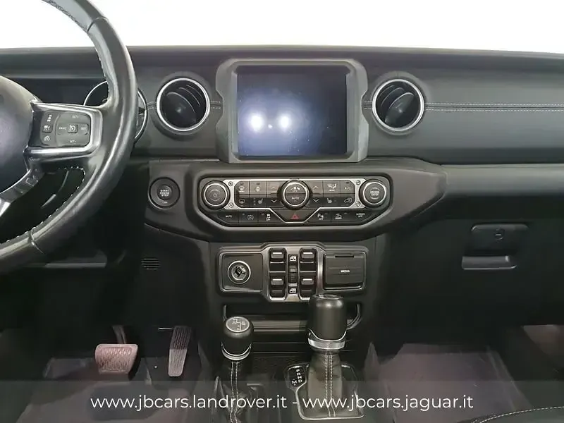 Usata Jeep Wrangler Sahara 380 CV (279 kW) 2022 Grigio scuro SUV