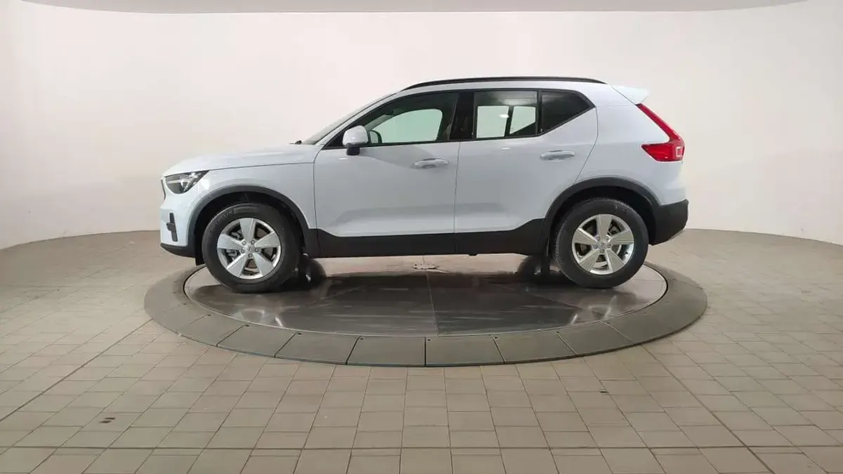 Nuova Volvo XC40 163 CV (119 kW) 2026 Cloud blue SUV
