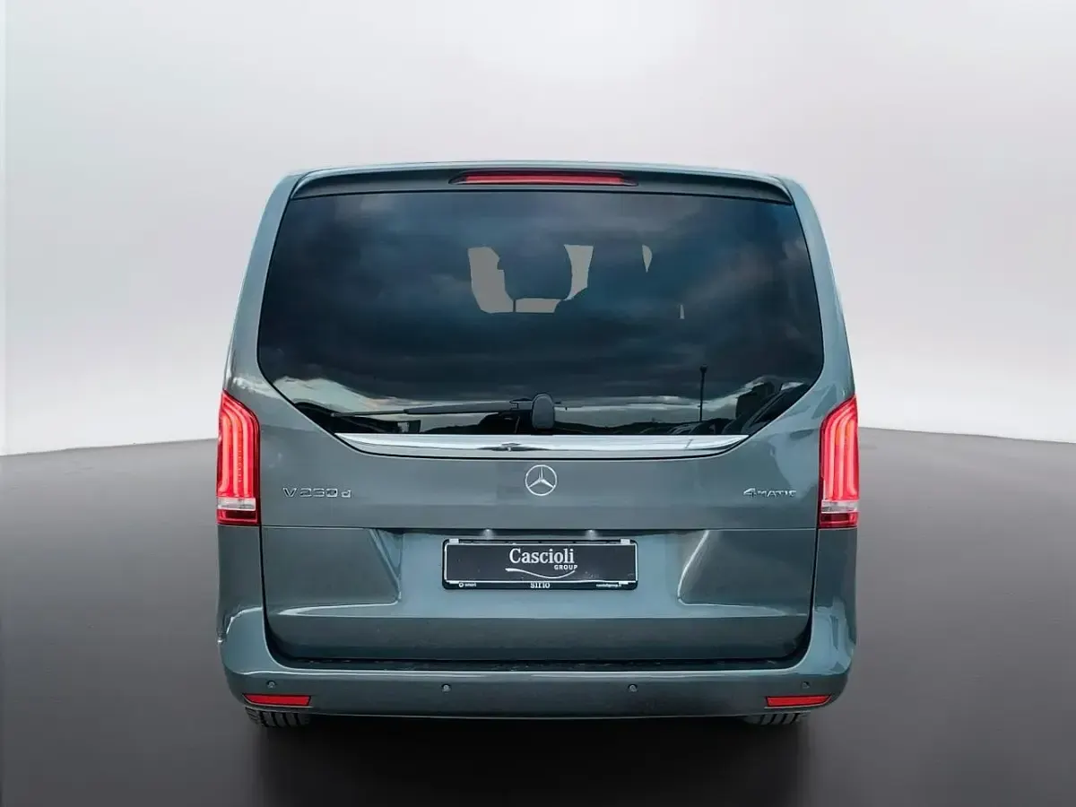 Usata Mercedes V250 Premium 190 CV (139 kW) 2020 Grigio Monovolume