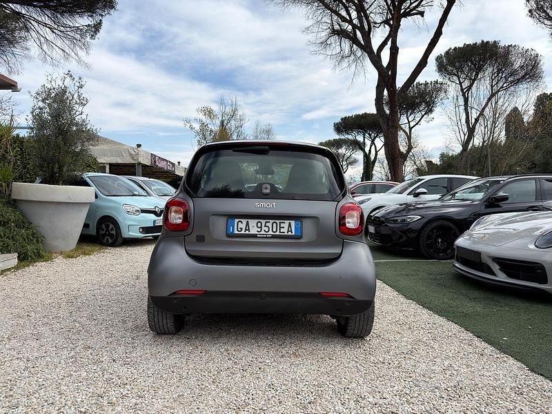 Usata Smart ForTwo Coupé Passion 40 kW (55 CV) 2020 Grigio Utilitaria