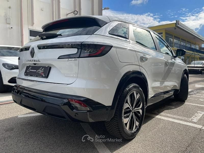 Usata Renault Austral Equilibre 140 CV (102 kW) 2023 Bianco SUV