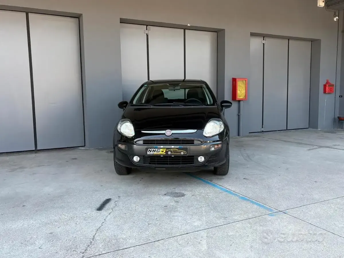 Usata Fiat Punto Evo Dynamic 70 CV (51 kW) 2010 Nero Utilitaria