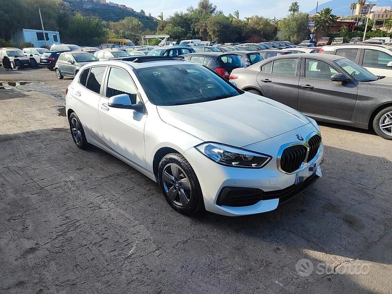 Usata BMW 118 Advantage 190 CV (139 kW) 2021 Bianco Utilitaria