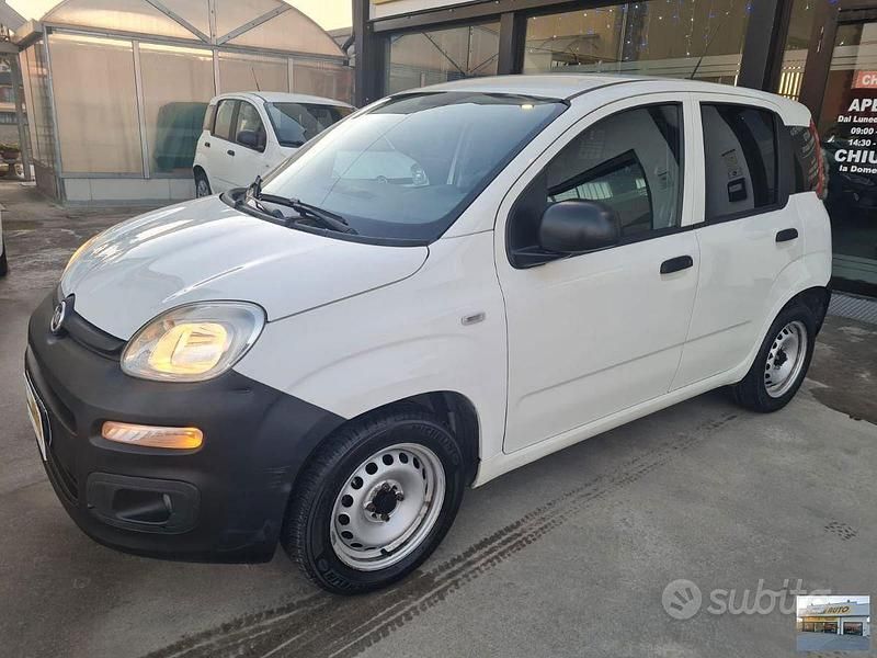 Usata Fiat Panda Lounge 69 CV (50 kW) 2019 Bianco(met.) Utilitaria