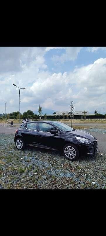 Usata 2016 Renault Clio IV Zen Tre volumi | 8500 € (Buon prezzo) - Immagine 1/4