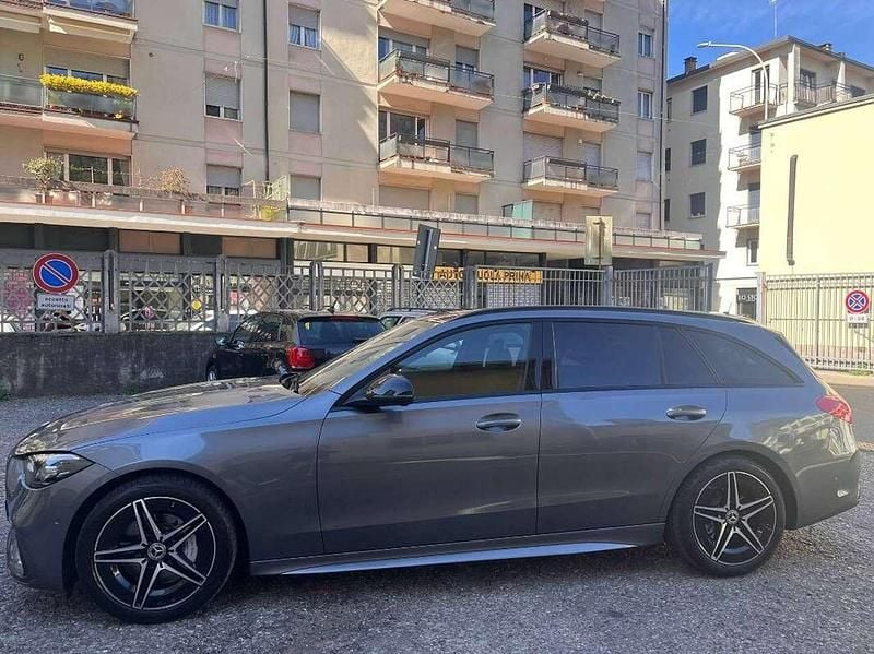 Usata Mercedes C220 AMG Line Premium Plus 200 CV (147 kW) 2025 Grigio Berlina