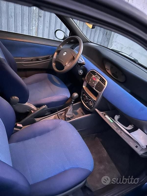 Usata Lancia Ypsilon 2000 Blu Utilitaria