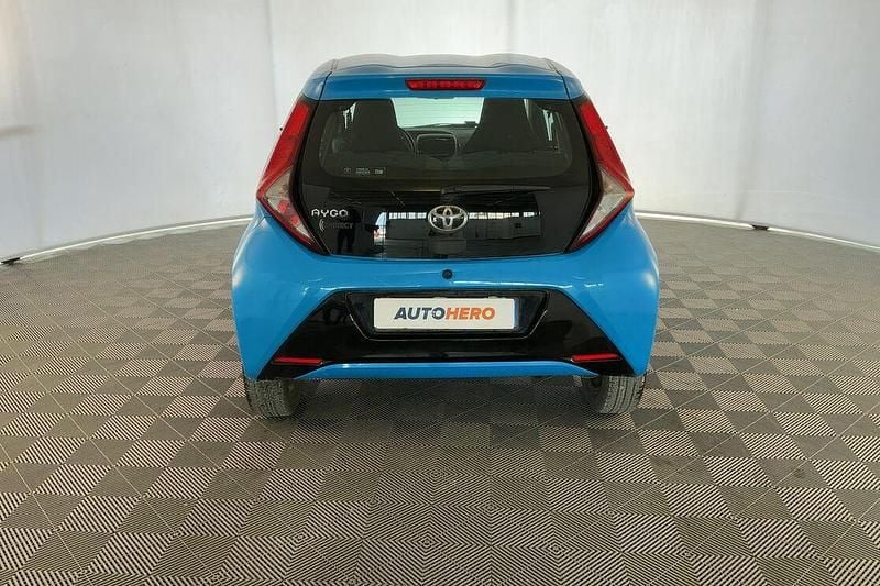 Usata Toyota Aygo 72 CV (52 kW) 2019 Blu Utilitaria