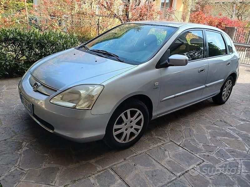 Usata Honda Civic 110 CV (80 kW) 2003 Grigio Berlina