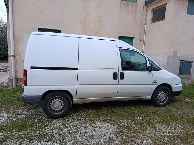 Usata Fiat Scudo 109 CV (80 kW) 2003 Bianco Furgone