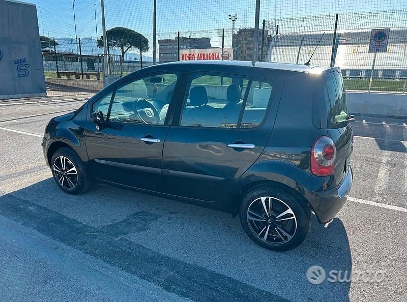 Usata Renault Modus 75 CV (55 kW) 2006 Nero Monovolume