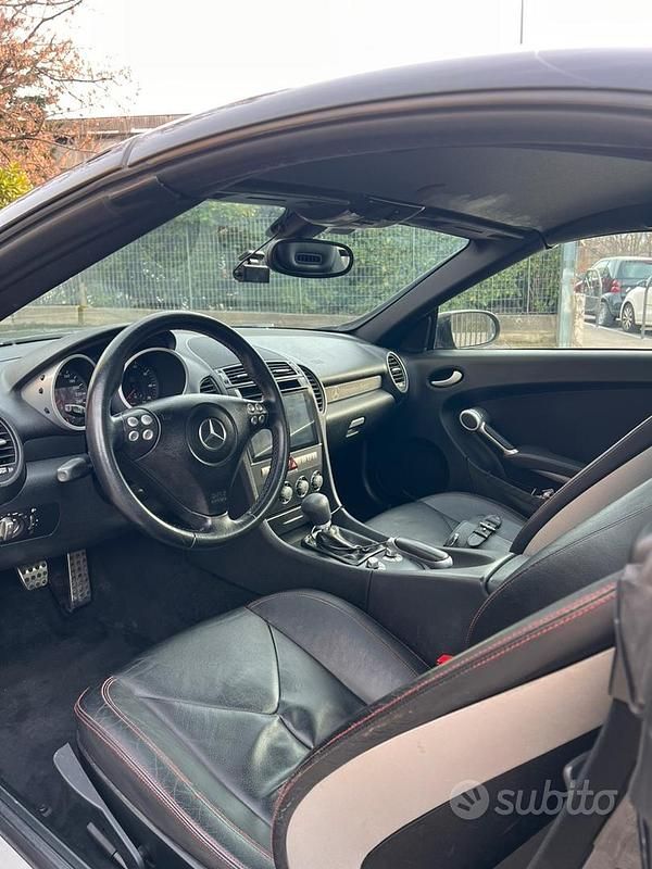 Usata Mercedes SLK200 163 CV (119 kW) 2008 Nero Cabrio