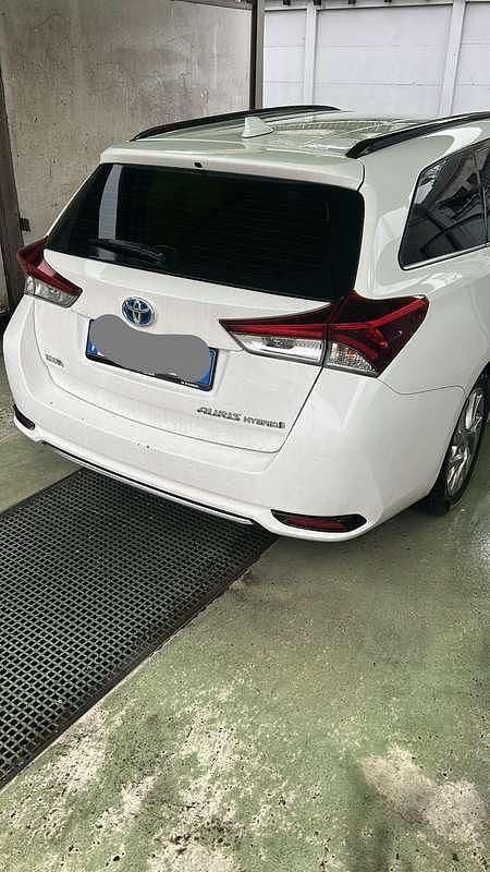 Usata Toyota Auris Touring Sports Active 99 CV (72 kW) 2017 Bianco Station wagon