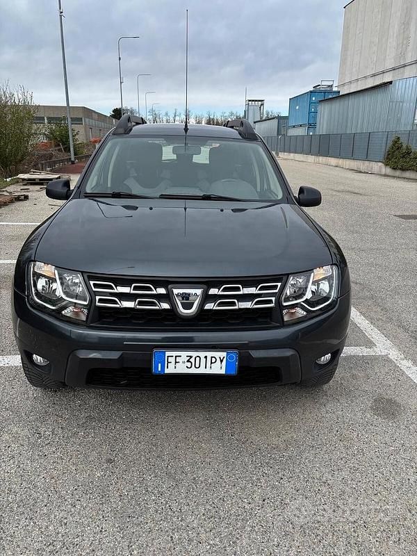 Usata Dacia Duster 115 CV (84 kW) 2016 Grigio SUV