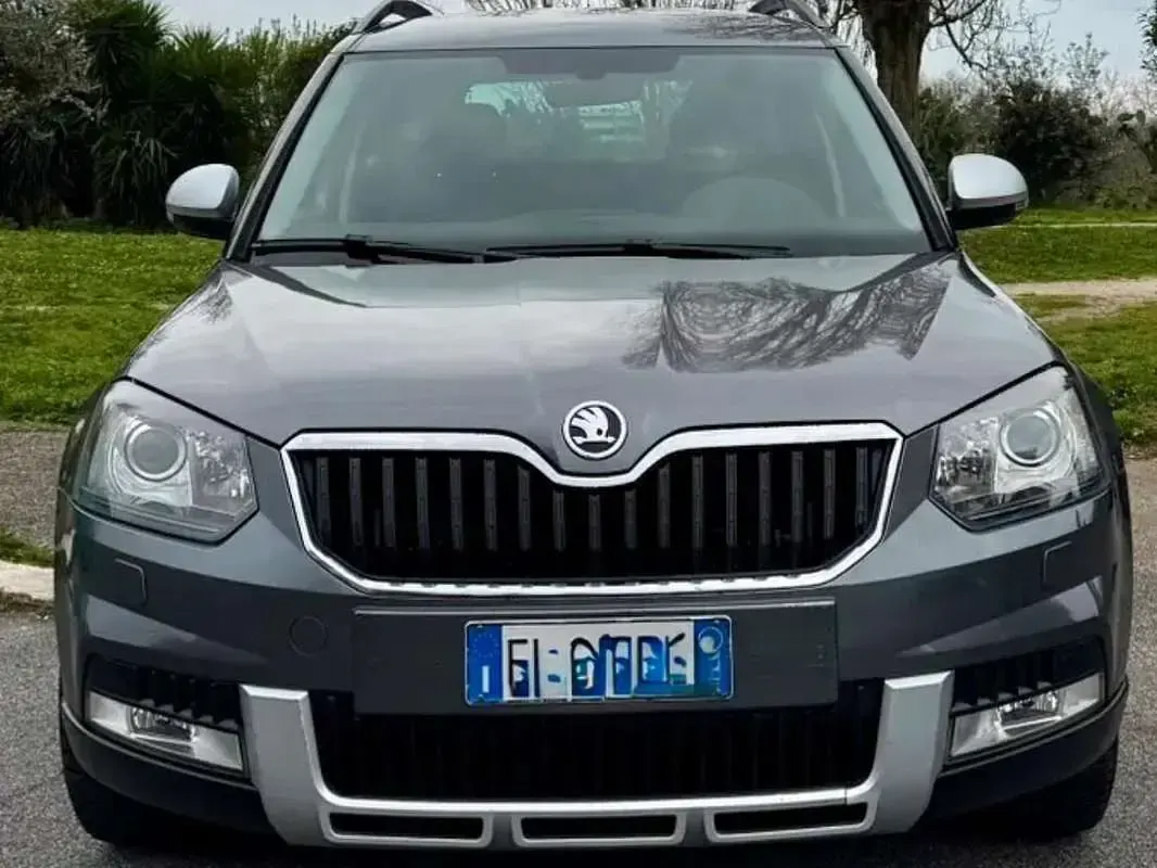 Usata Skoda Yeti Outdoor Design Edition 150 CV (110 kW) 2017 Grigio SUV