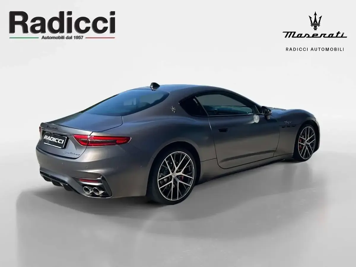 Usata Maserati Granturismo 551 CV (405 kW) 2023 Other Coupé