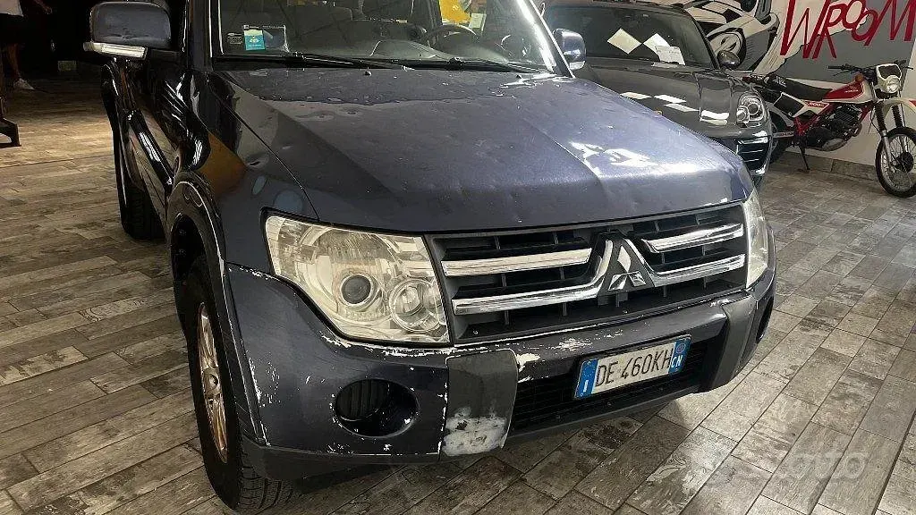 Usata Mitsubishi Pajero Instyle 170 CV (125 kW) 2007 Blu SUV