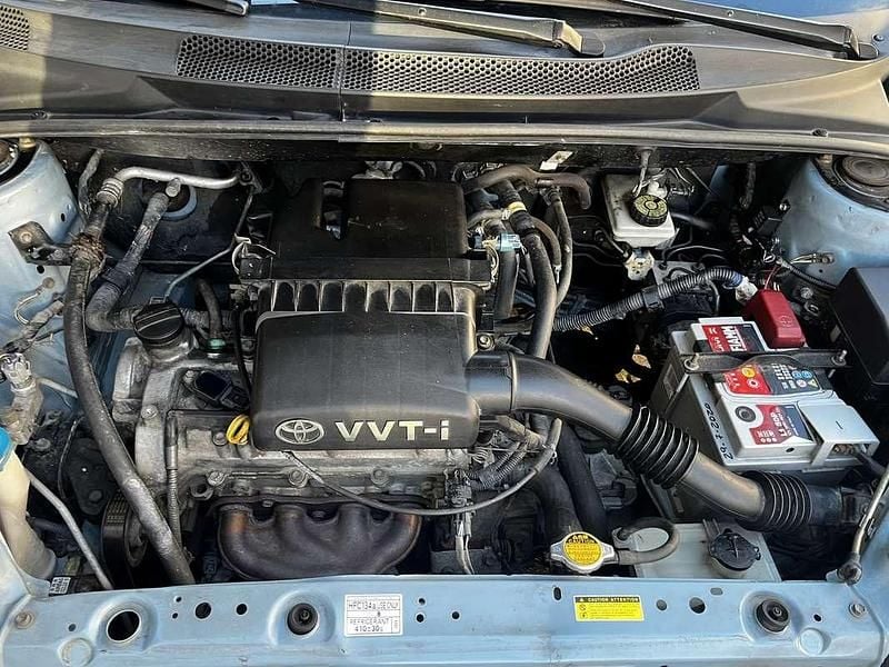 Usata Toyota Yaris Sol 65 CV (47 kW) 2004 Utilitaria