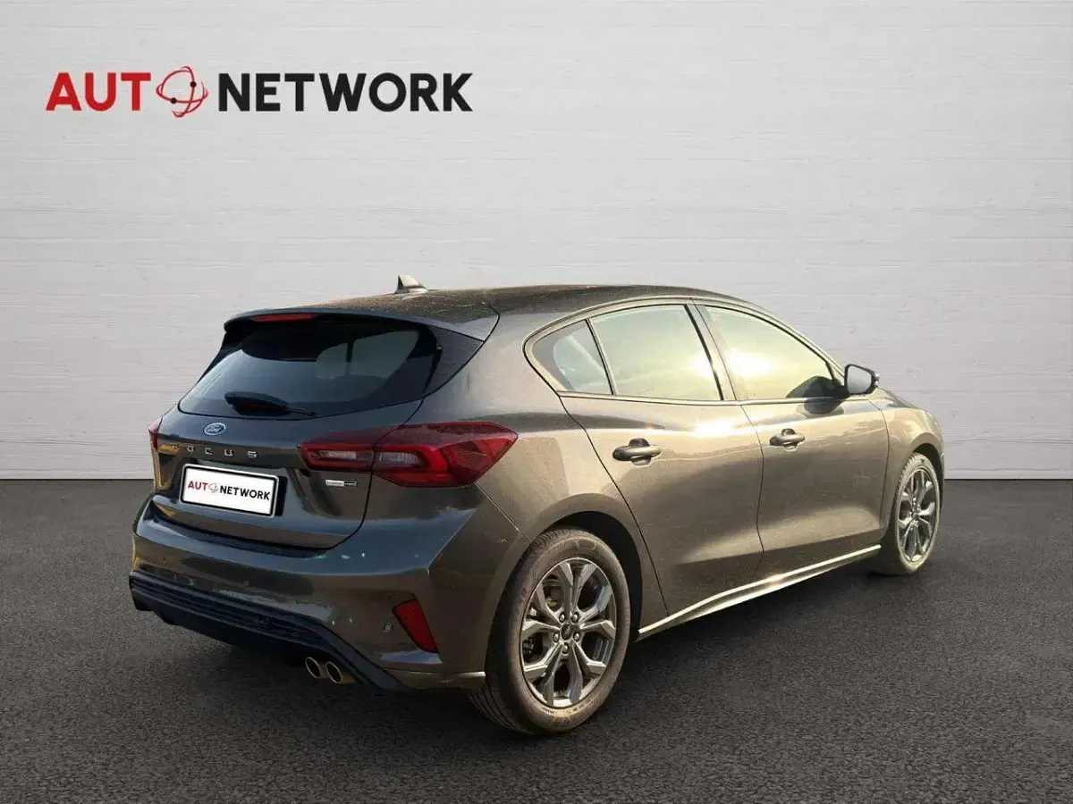 Usata Ford Focus ST-Line 125 CV (91 kW) 2023 Grigio Berlina