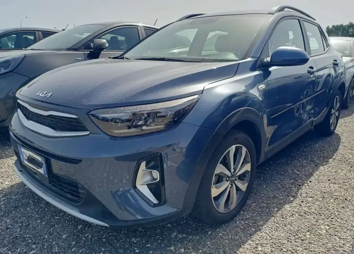 Usata Kia Stonic Style 101 CV (74 kW) 2023 Blu/azzurro SUV