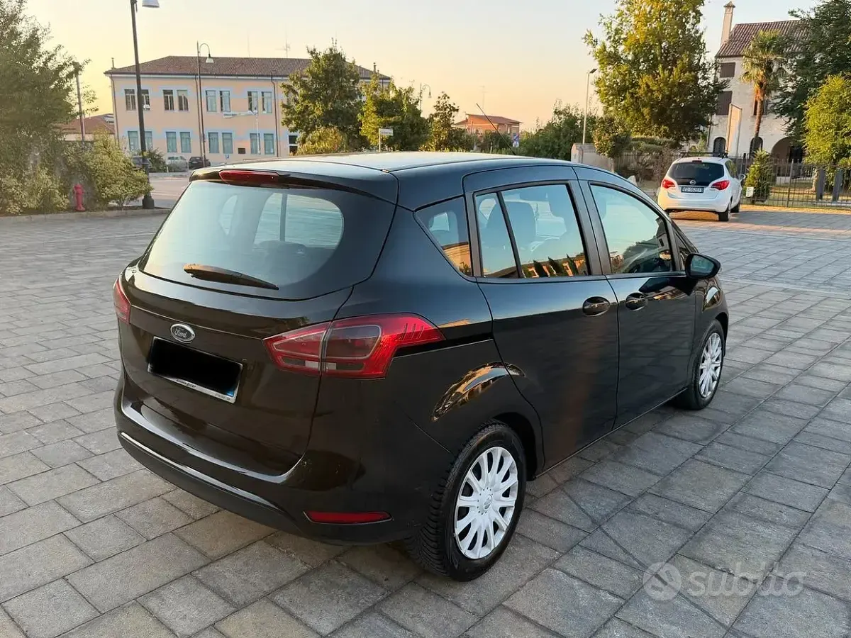 Usata Ford B-MAX 75 CV (55 kW) 2014 Nero Monovolume