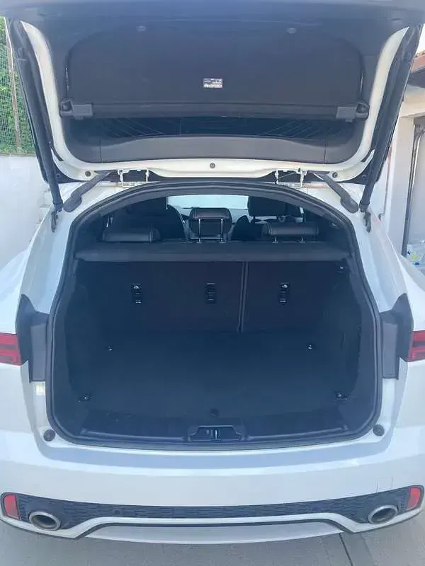 Usata Jaguar E-Pace R-Dynamic 200 CV (147 kW) 2019 Bianco SUV