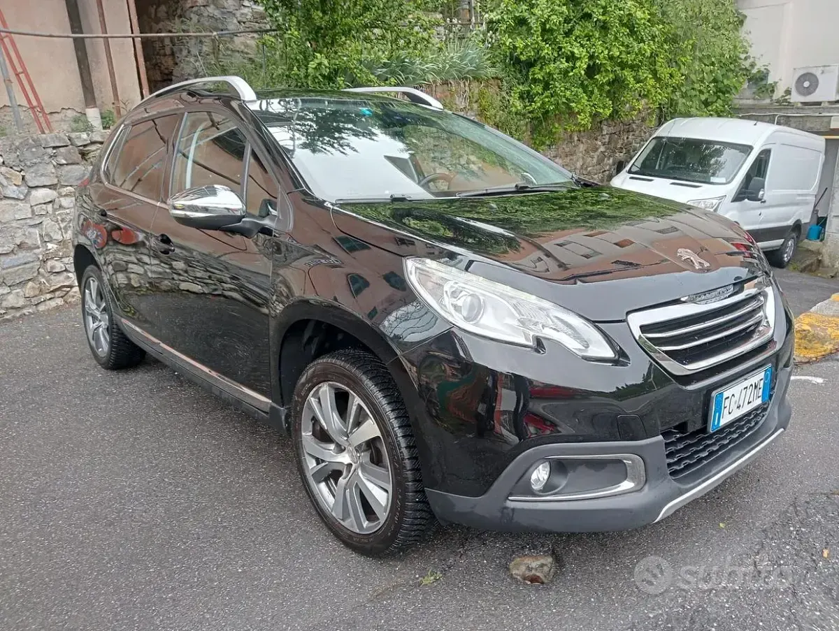 Käytetty Peugeot 2008 Allure 110 HP (80 kW) 2016 Musta Katumaasturi