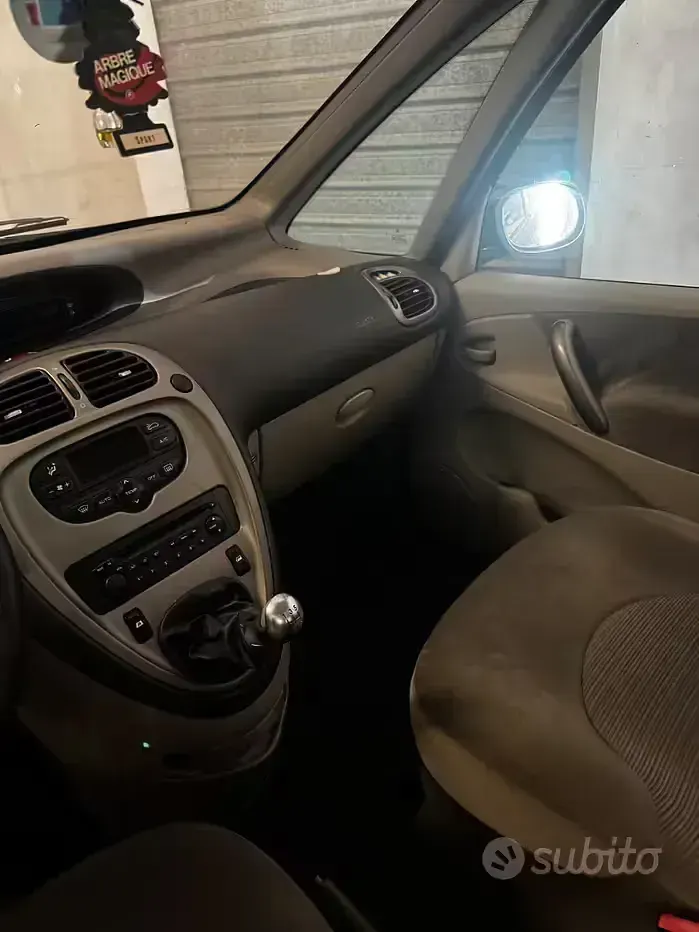Usata Citroën Xsara 110 CV (80 kW) 2005 Nero Monovolume