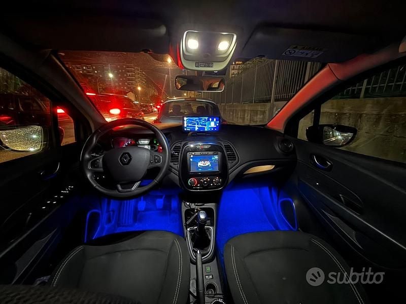 Usado Renault Captur 90 CV (66 kW) 2018 Gris SUV