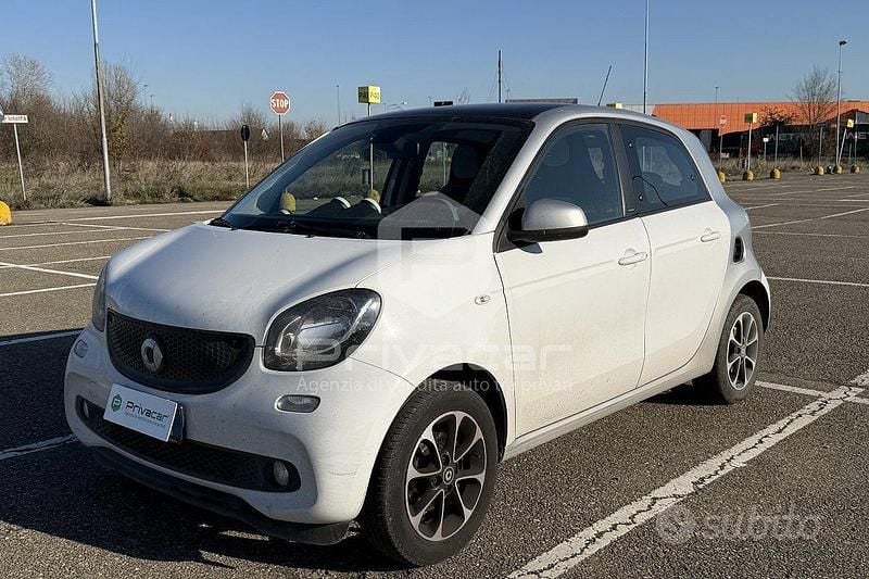 Usata Smart ForFour Passion 71 CV (52 kW) 2016 Bianco Utilitaria