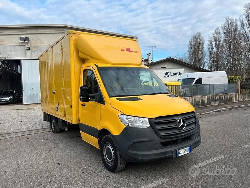 Usata Mercedes Sprinter 143 CV (105 kW) 2020 Giallo Furgone