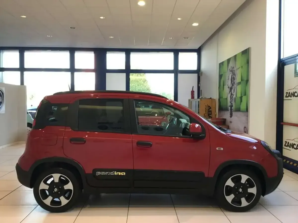 Nuova Fiat Panda Cross Cross 65 CV (47 kW) 2026 Rosso Utilitaria