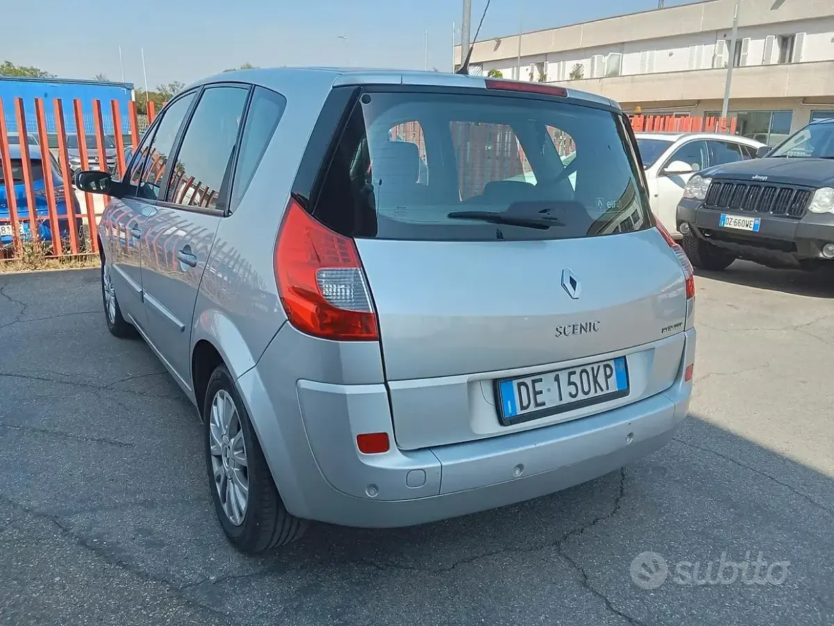 Usata Renault Scénic 111 CV (81 kW) 2006 Grigio Monovolume