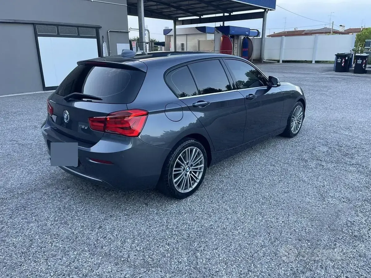 Usata BMW 118 Luxury Line 150 CV (110 kW) 2019 Grigio Berlina