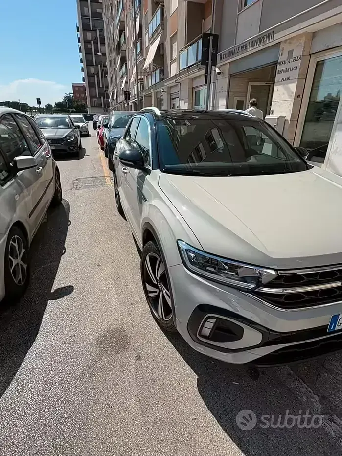 Usata VW T-Roc R-line 116 CV (85 kW) 2023 SUV
