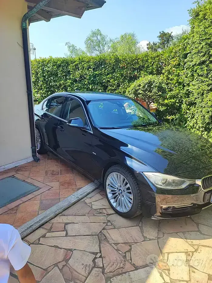 Usata BMW 320 Luxury Line 184 CV (135 kW) 2012 Nero Berlina