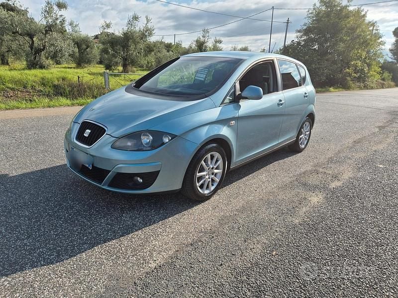 Blu Usata 2009 Seat Altea Style Monovolume | 3199 € (Ottimo prezzo) - Immagine 1/4
