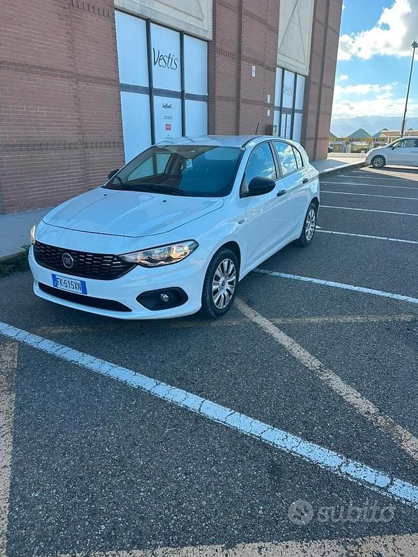 Bianco Usata 2017 Fiat Tipo Tre volumi | 5300 € (Ottimo prezzo) - Immagine 1/4