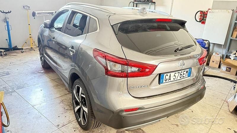 Usata Nissan Qashqai Tekna+ 140 CV (102 kW) 2020 Grigio SUV