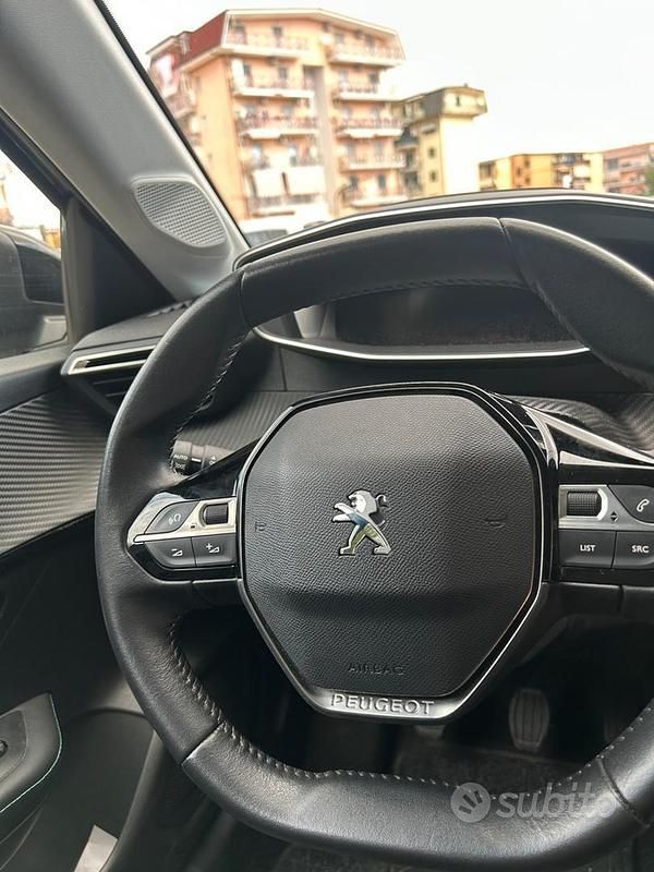 Usata Peugeot 208 101 CV (74 kW) 2023 Grigio Utilitaria