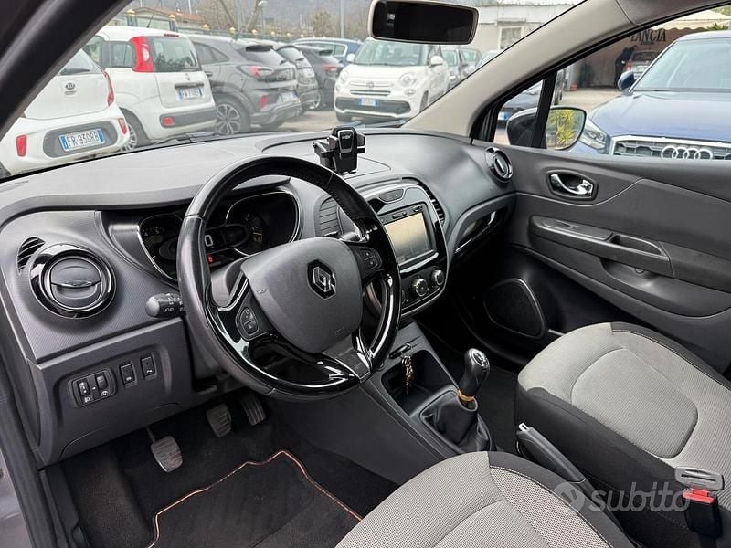 Usata Renault Captur 90 CV (66 kW) 2015 Grigio SUV