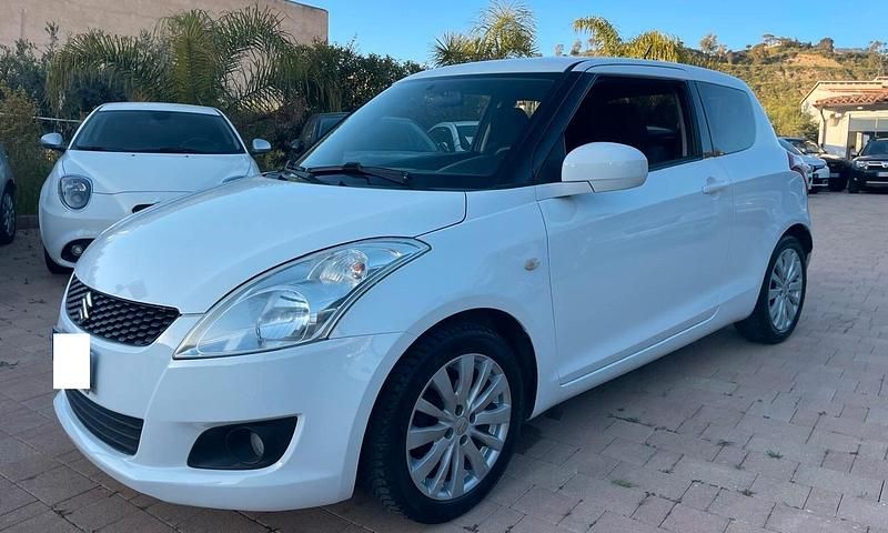 Usata Suzuki Swift 93 CV (68 kW) 2013 Bianco Utilitaria