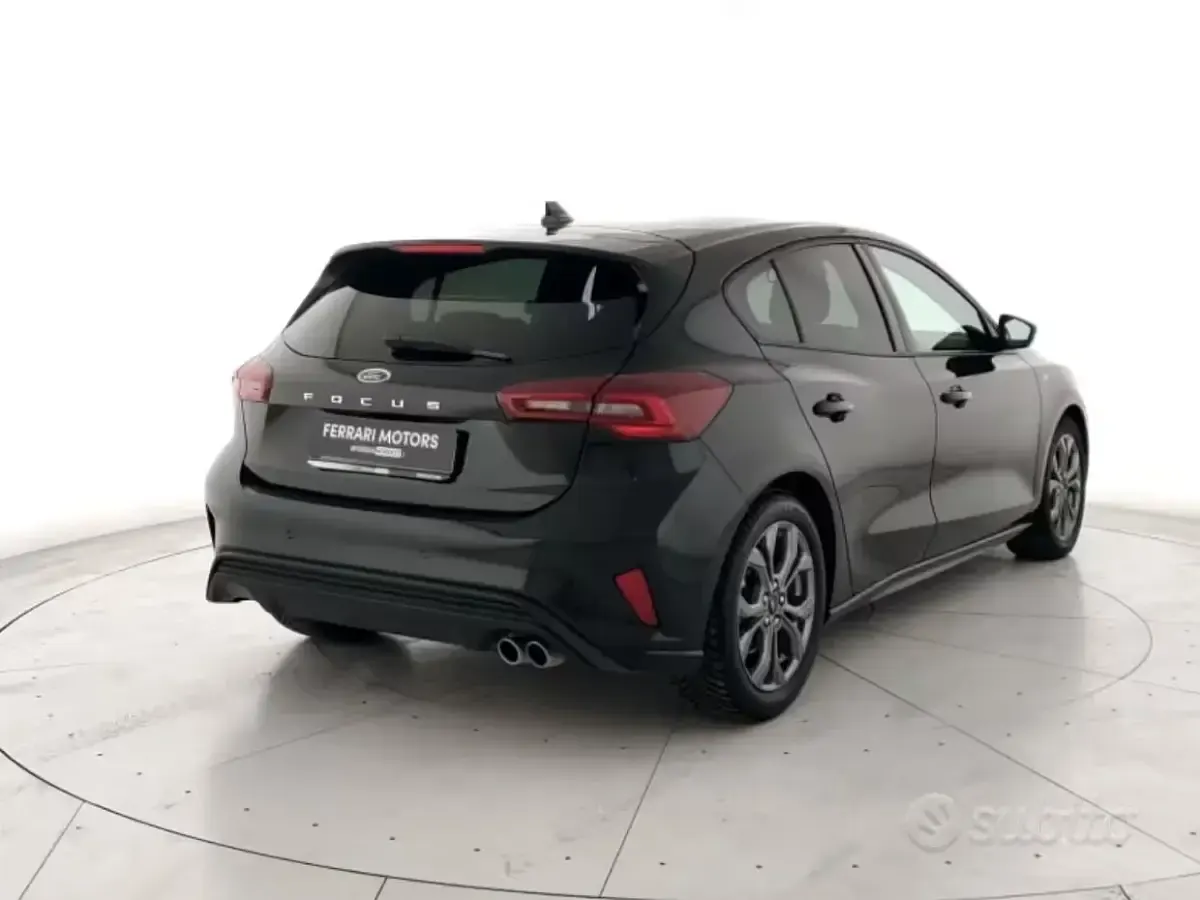 Usata Ford Focus ST-Line 125 CV (91 kW) 2025 Nero met Berlina