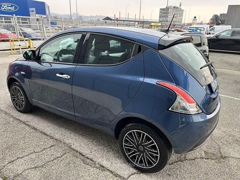 Usata Lancia Ypsilon Silver 69 CV (50 kW) 2023 Blu Utilitaria