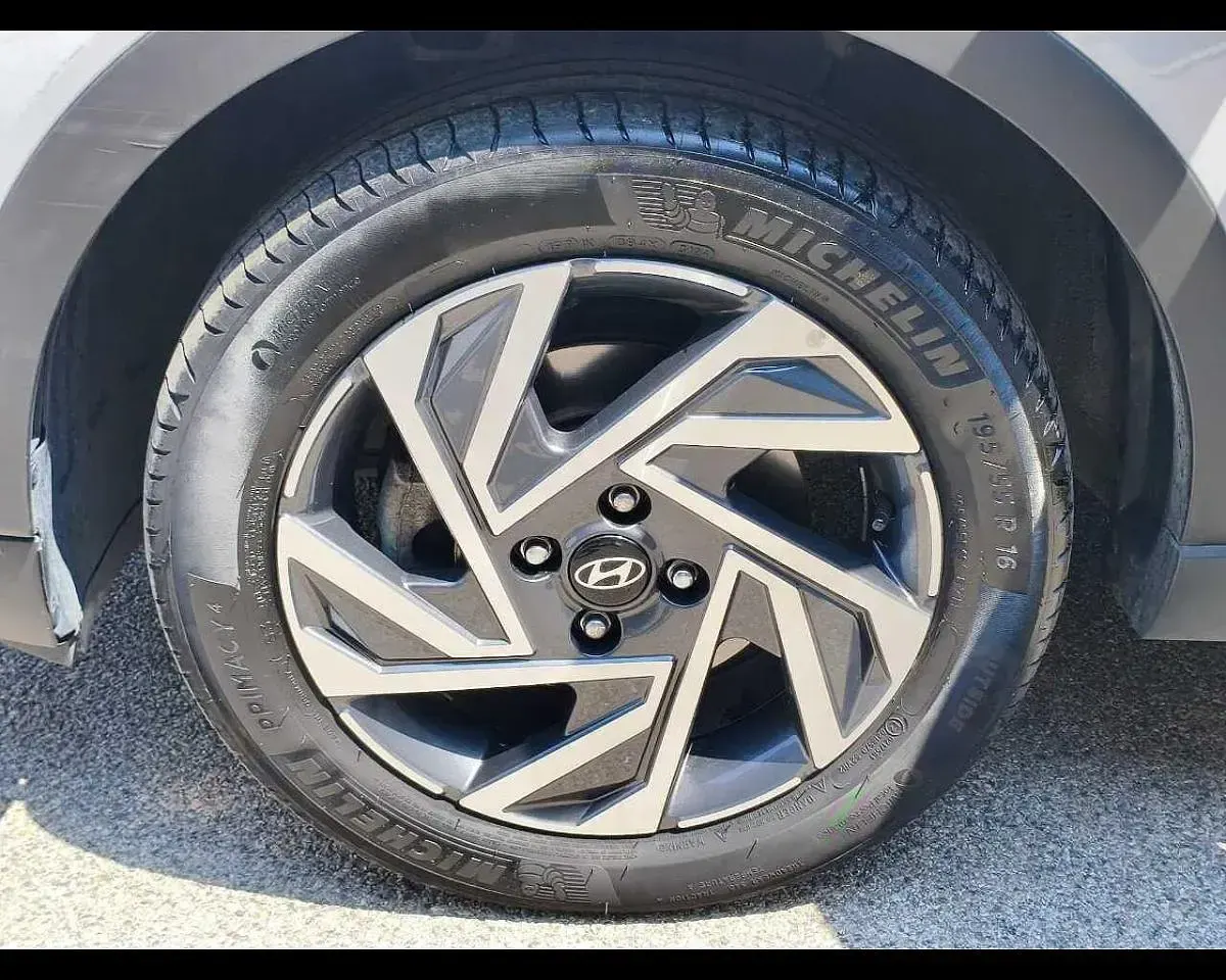 Usata Hyundai Bayon 78 CV (57 kW) 2025 Argento SUV