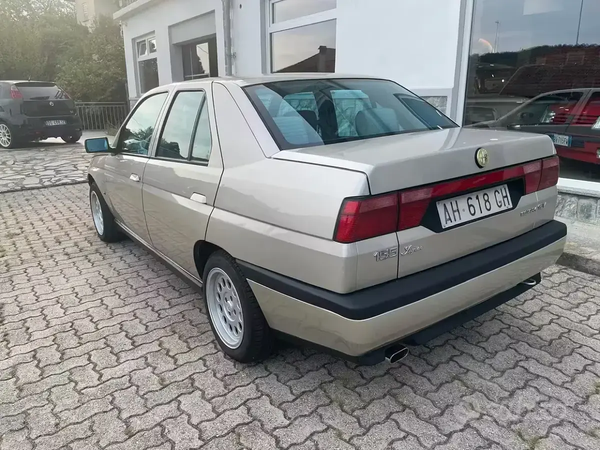 Usata Alfa Romeo 155 150 CV (110 kW) 1995 Beige Berlina
