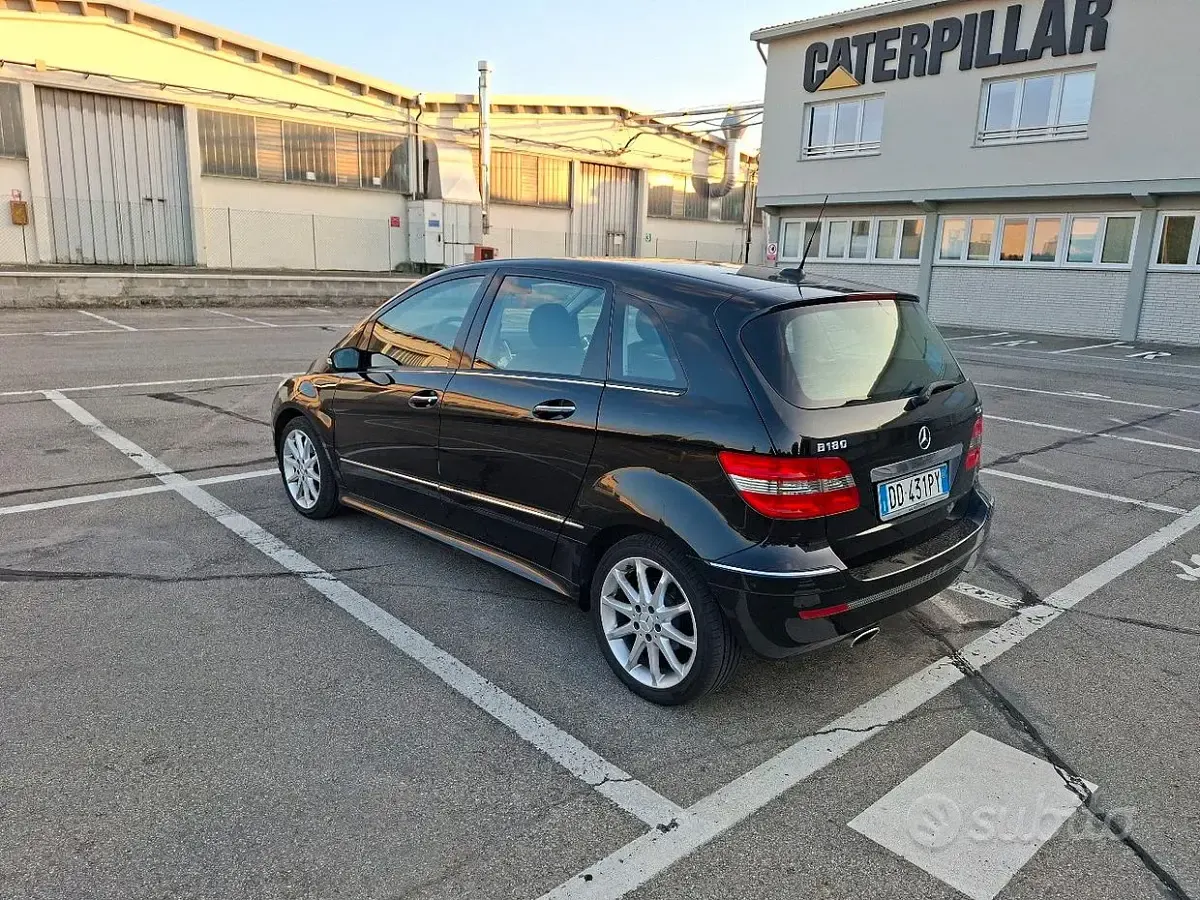 Usata Mercedes B180 109 CV (80 kW) 2006 Nero Monovolume