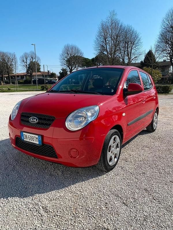 Usata Kia Picanto LX 60 CV (44 kW) 2008 Rosso Utilitaria
