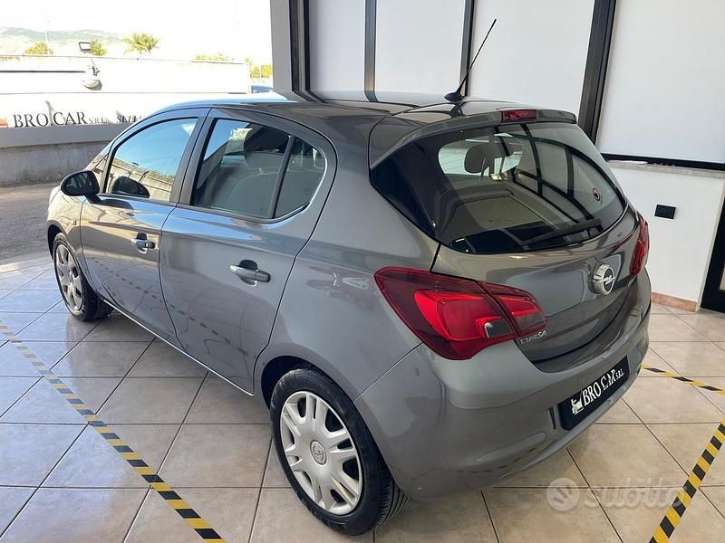 Usata Opel Corsa 90 CV (66 kW) 2018 Grigio Berlina