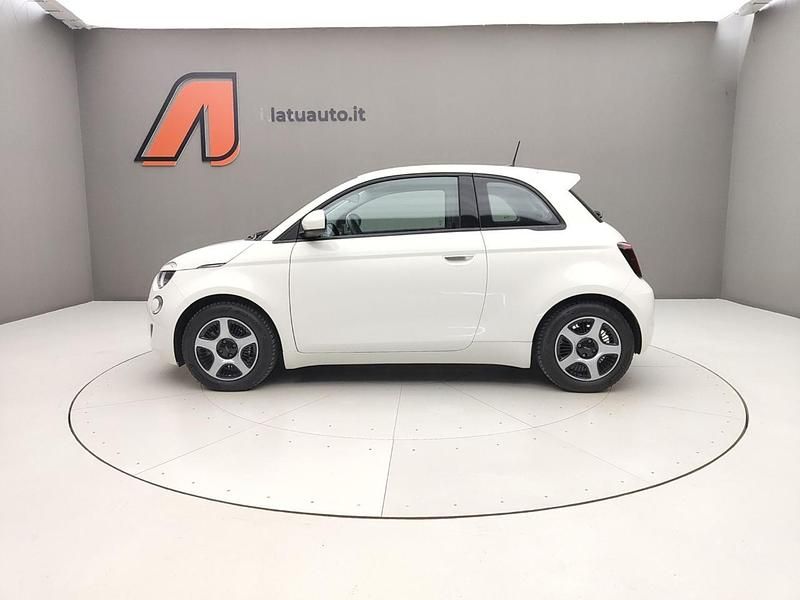Usata Fiat 500e Passion 42 kW (58 CV) 2021 Bianco Utilitaria
